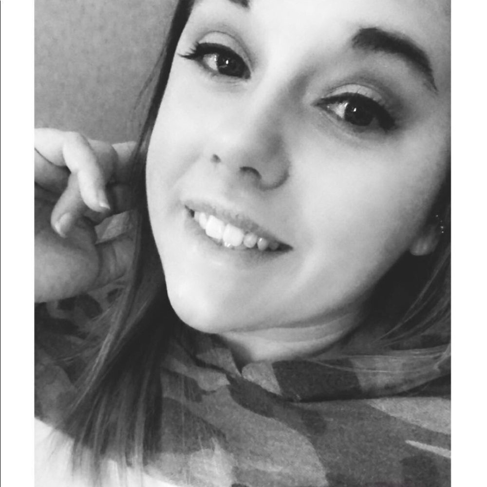 Meet your Posher, Devonne